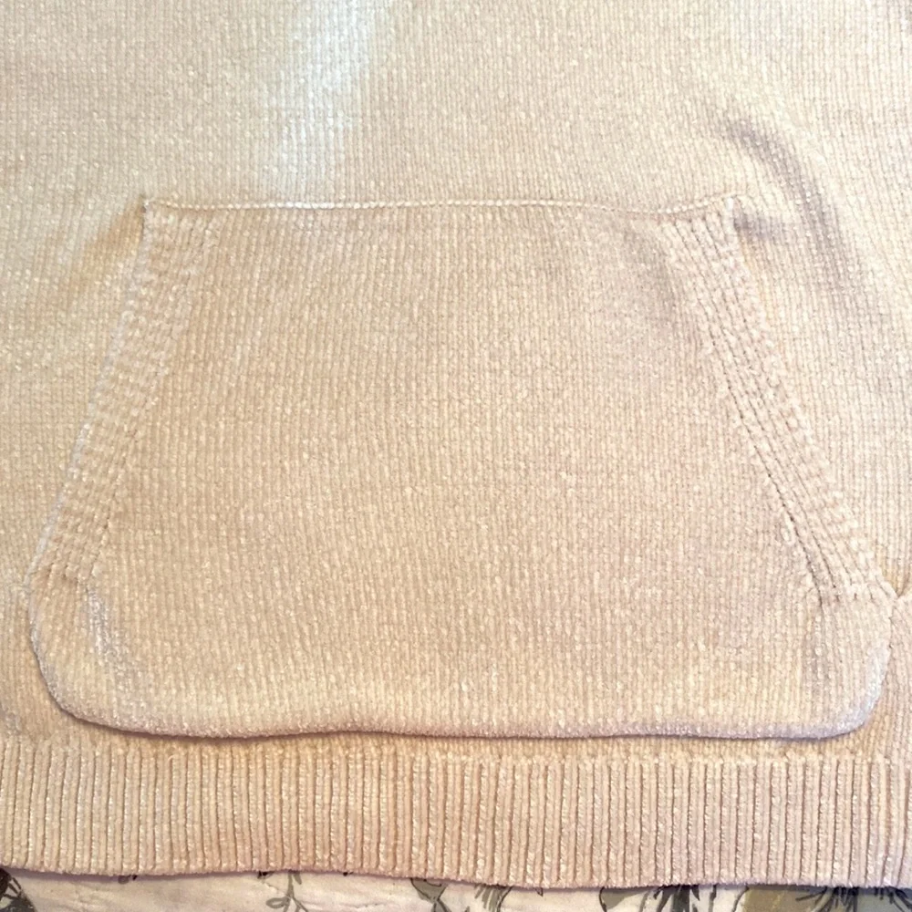 PRIMARK VELOUR SWEATER-Hooded, soft sweater with front pocket, in Cream Size Med - Picture 4 of 6